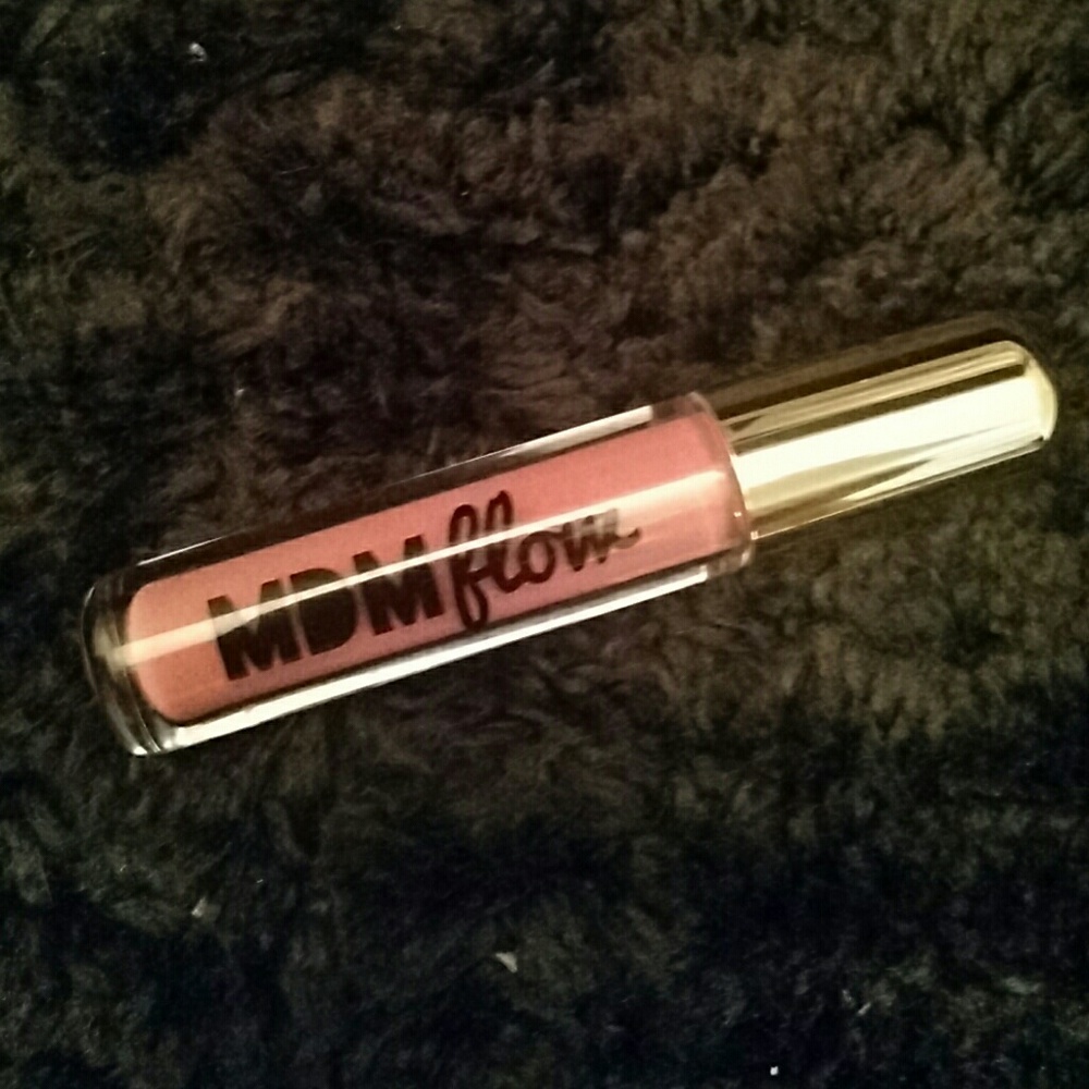 MDM Flow liquid lipstick